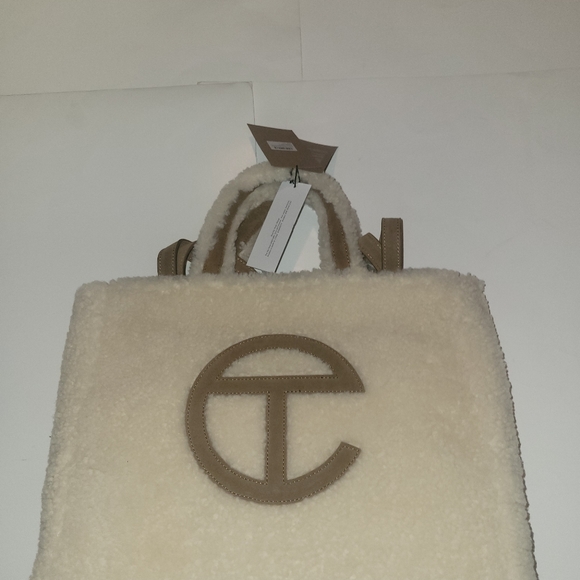 UGG x Telfar Medium Reverse Shearling Shopper Natural - Picture 2 of 16